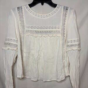 Women's American Eagle Size M - Off-White Long Sleeve Blouse w/ Lace